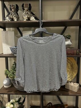 Chico’s Black & White Striped Women’s Long Sleeve Top with silver specks